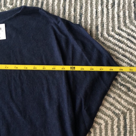 Club Monaco 100% cashmere short sleeve tee - Picture 5 of 6